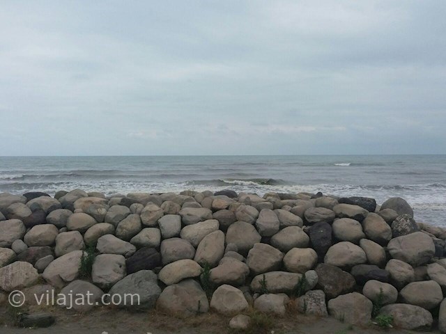 عکس اصلی شماره 7 - ساخت موج شکن در ساحل ویلا