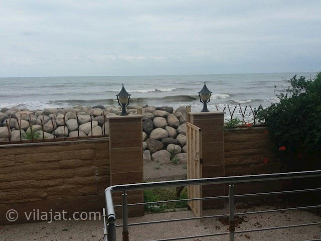 عکس اصلی شماره 8 - ساخت موج شکن در ساحل ویلا