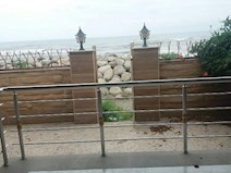 ساخت موج شکن در ساحل ویلا