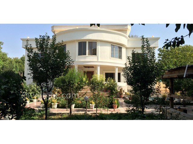 عکس اصلی شماره 1 - عمارت ویلایی در کرج با استخر